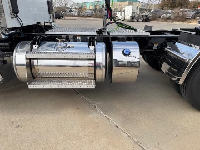 2027 Peterbilt 567 — photo 19