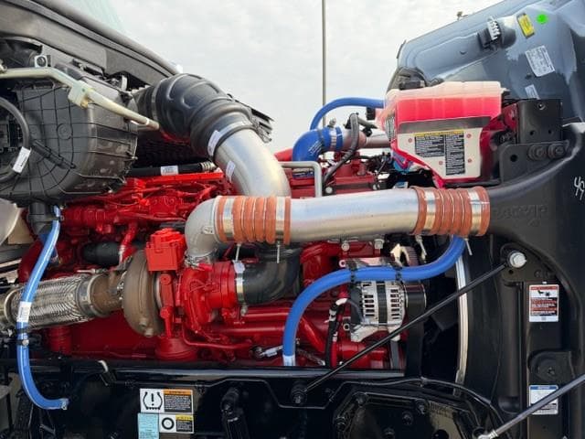 2027 Peterbilt 567 — photo 26