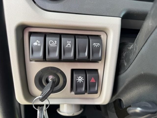 2027 Peterbilt 567 — photo 33