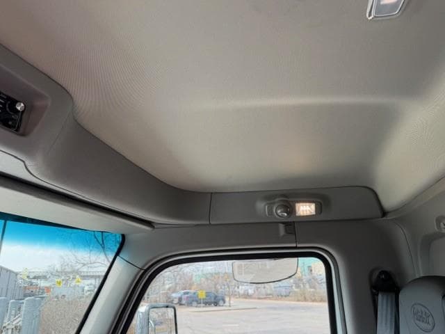 2027 Peterbilt 567 — photo 44