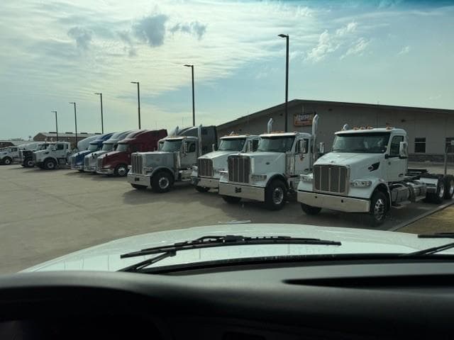 2027 Peterbilt 567 — photo 47