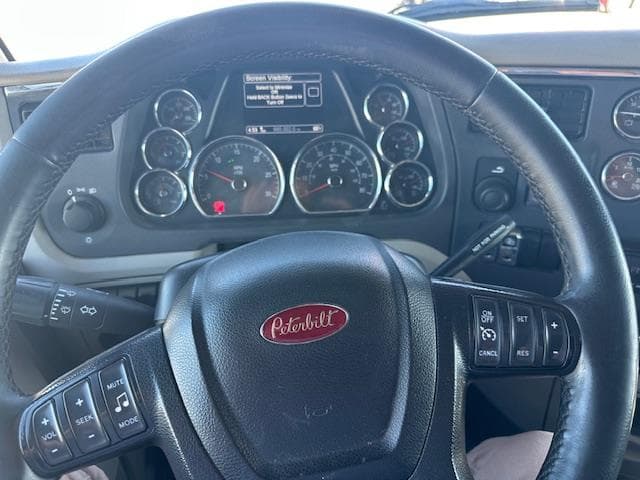 2018 Peterbilt 579 — photo 6