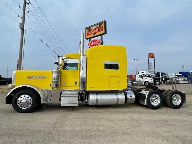 2021 Peterbilt 389 — photo 4