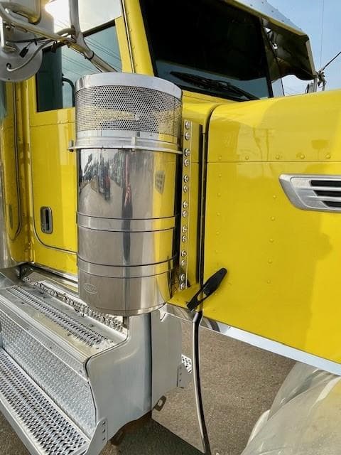 2021 Peterbilt 389 — photo 13