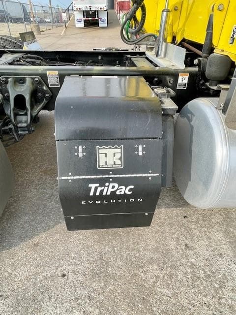 2021 Peterbilt 389 — photo 24