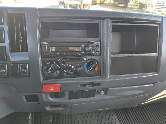 2022 Isuzu NPR — photo 13