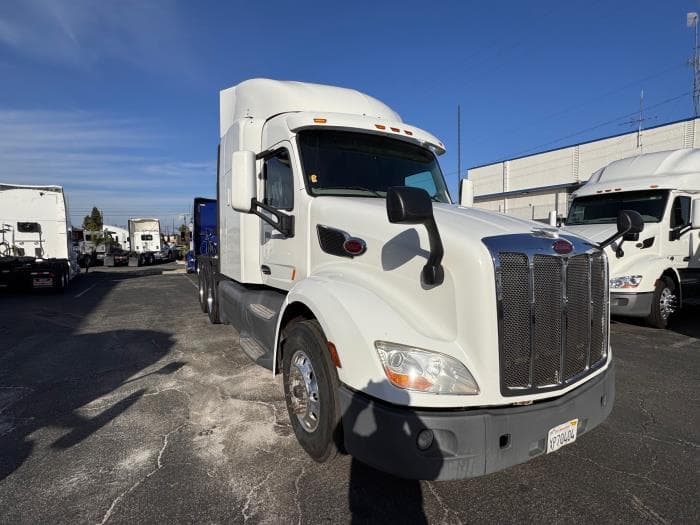 2020 Peterbilt 579 — photo 4