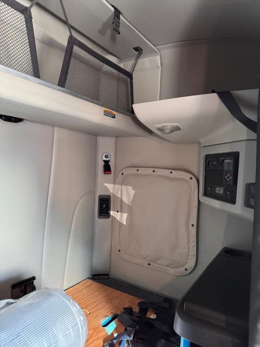 2020 Peterbilt 579 — photo 17