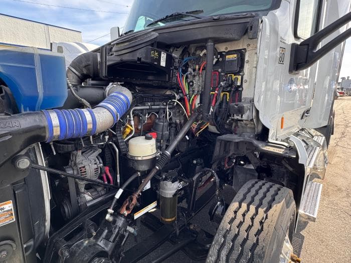 2021 Peterbilt 579 — photo 10