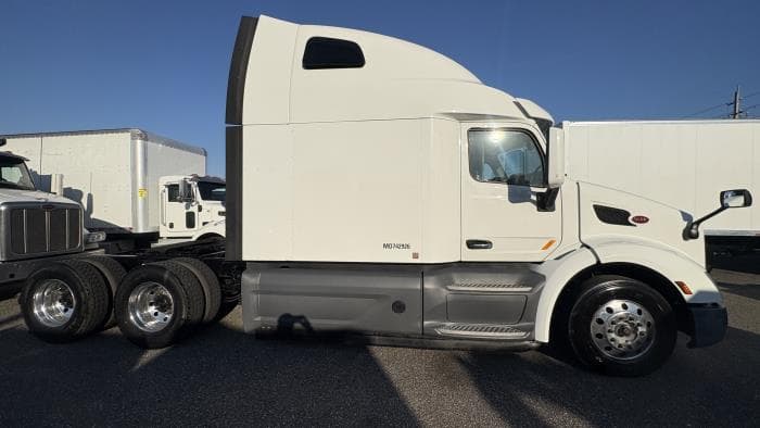 2021 Peterbilt 579 — photo 6