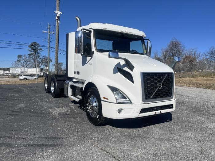 2020 Volvo VNL 300 — photo 4