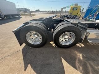 2027 Peterbilt 589 — photo 4