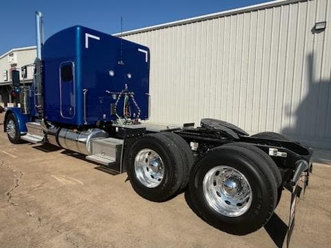 2027 Peterbilt 589 — photo 6