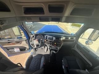 2027 Peterbilt 589 — photo 7