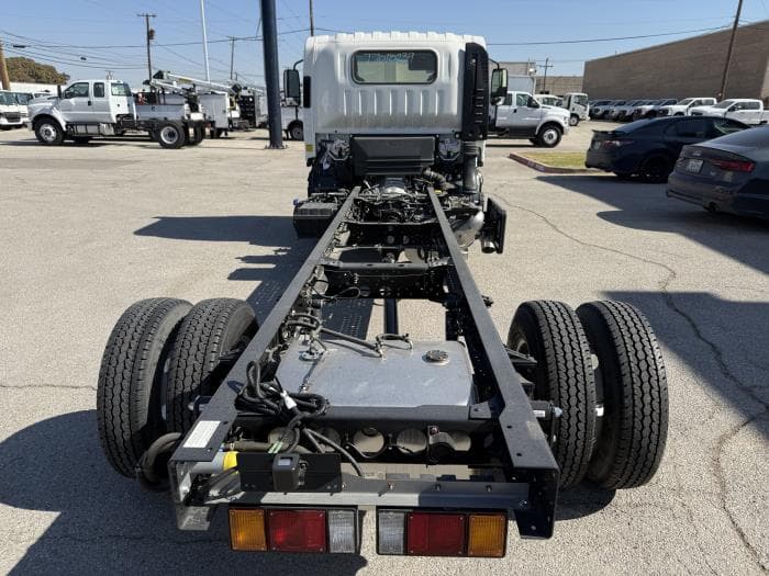 2026 Isuzu NPR — photo 5