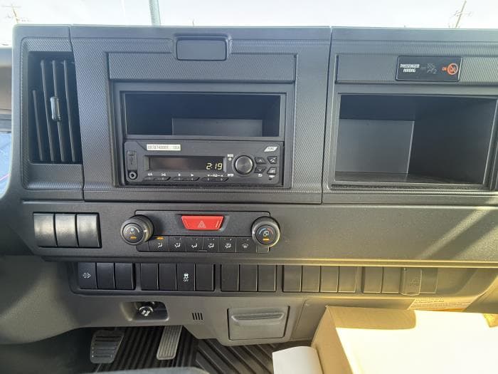 2026 Isuzu NPR — photo 14