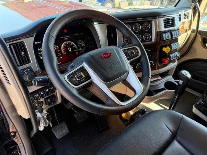 2027 Peterbilt 589 — photo 12
