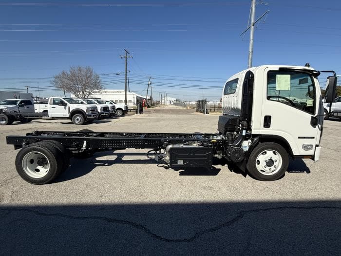 2026 Isuzu NRR — photo 7