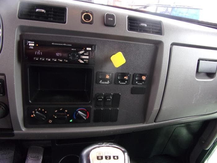 2019 Peterbilt 348 — photo 14