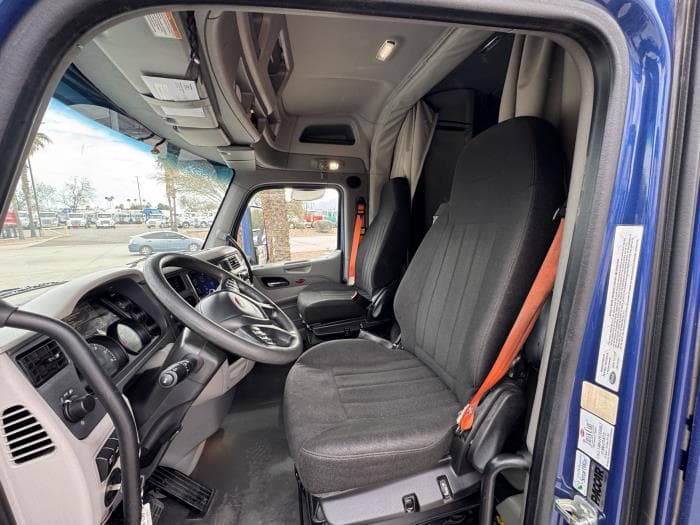 2020 Peterbilt 579 — photo 13