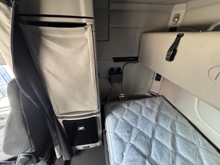 2020 Peterbilt 579 — photo 18