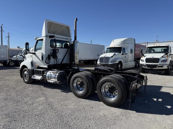 2021 International LT — photo 3