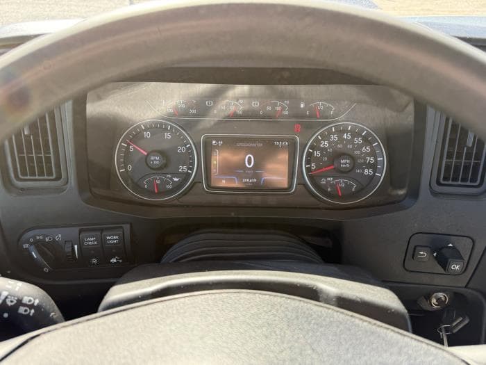 2021 International LT — photo 9