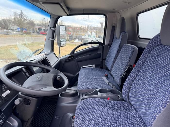 2026 Isuzu NPR — photo 16