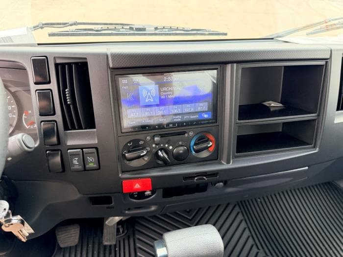 2026 Isuzu NPR — photo 19