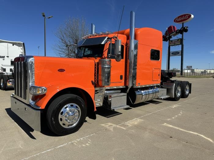 2024 Peterbilt 389 — photo 2