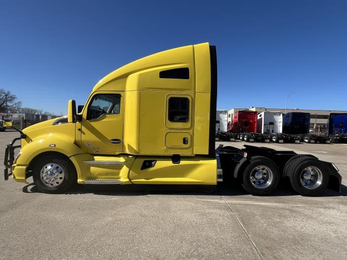 2021 Kenworth T680 — photo 3
