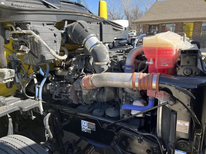 2021 Kenworth T680 — photo 9