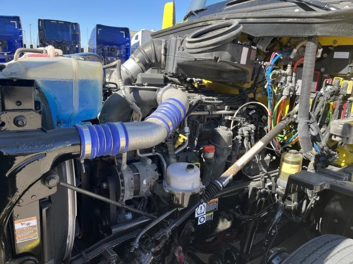 2021 Kenworth T680 — photo 10
