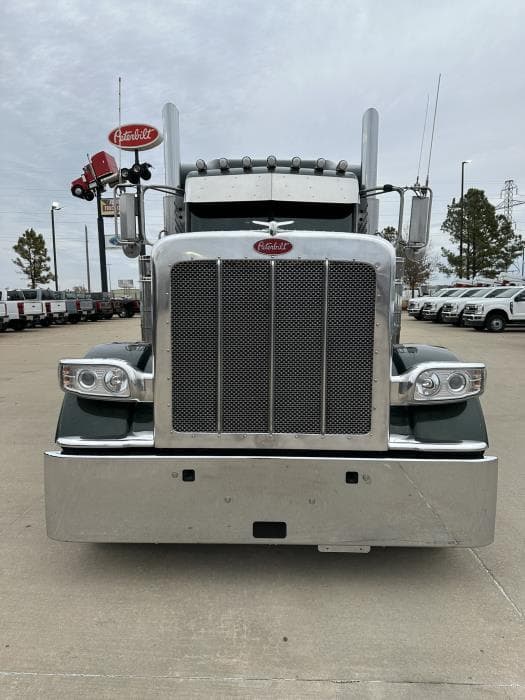 2024 Peterbilt 389 — photo 4