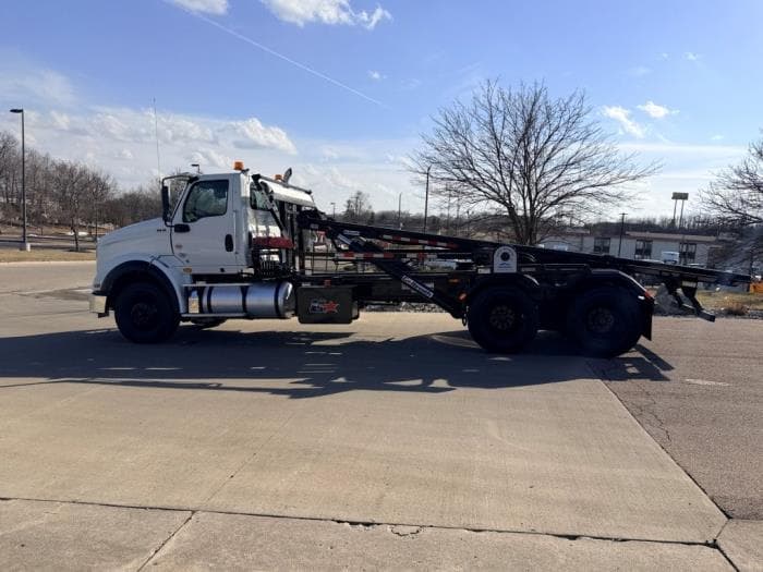 2026 International HX — photo 10