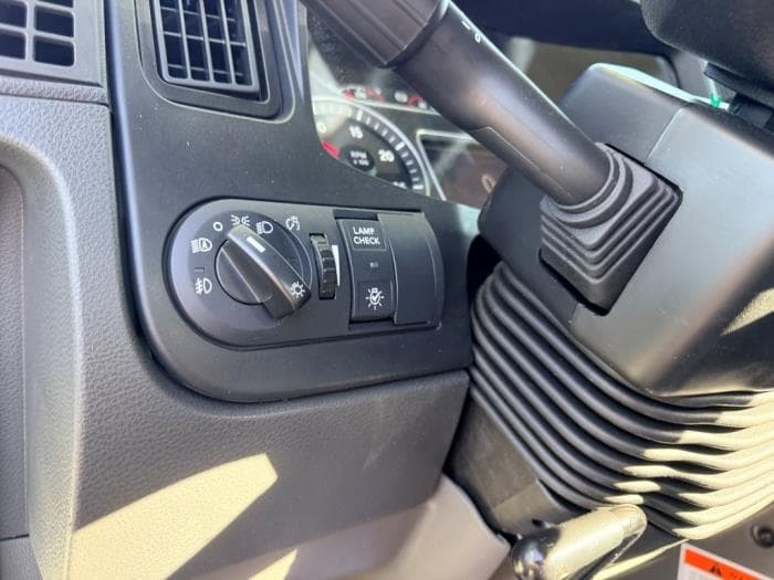 2026 International HX — photo 21