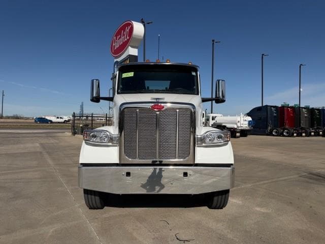 2027 Peterbilt 567 — photo 13