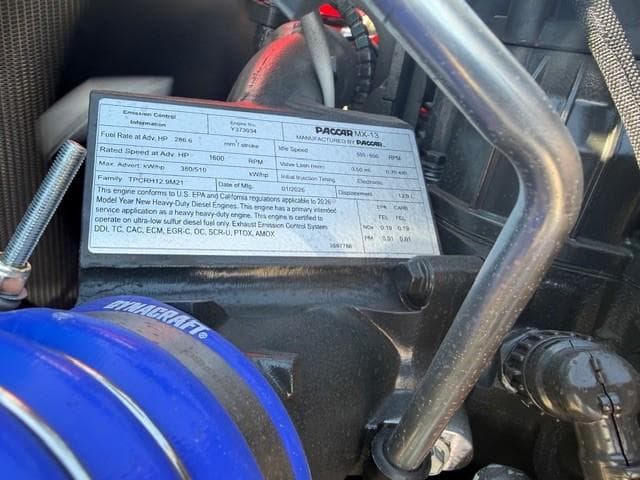 2027 Peterbilt 567 — photo 15