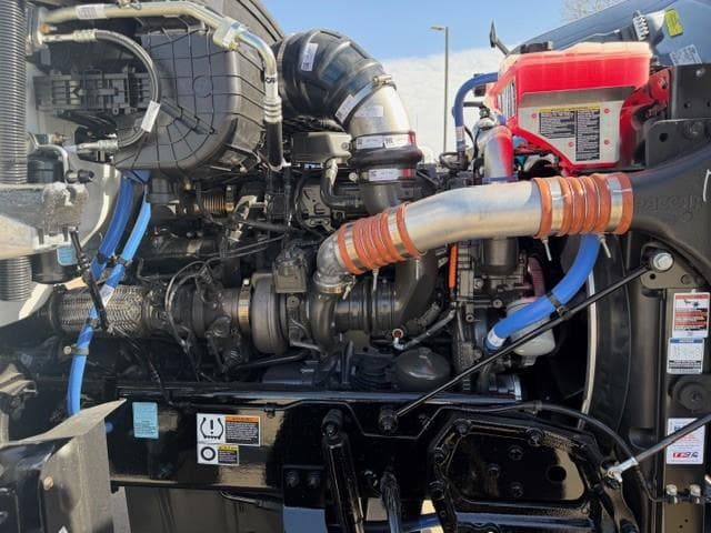 2027 Peterbilt 567 — photo 16