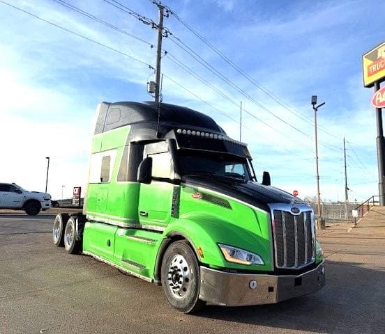 2022 Peterbilt 579 — photo 3