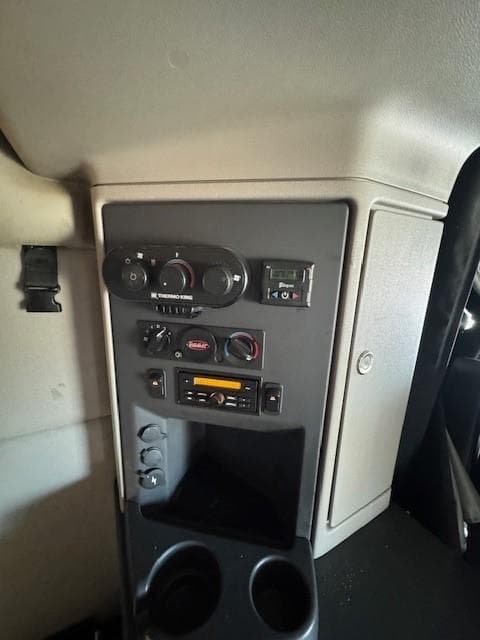 2022 Peterbilt 579 — photo 16