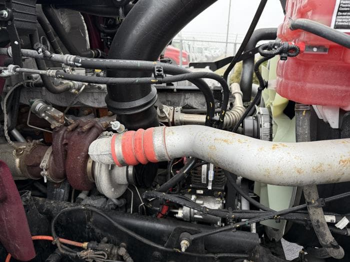 2026 International HX — photo 18