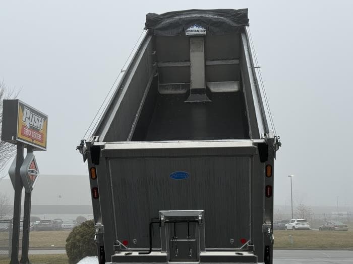 2026 International HX — photo 9