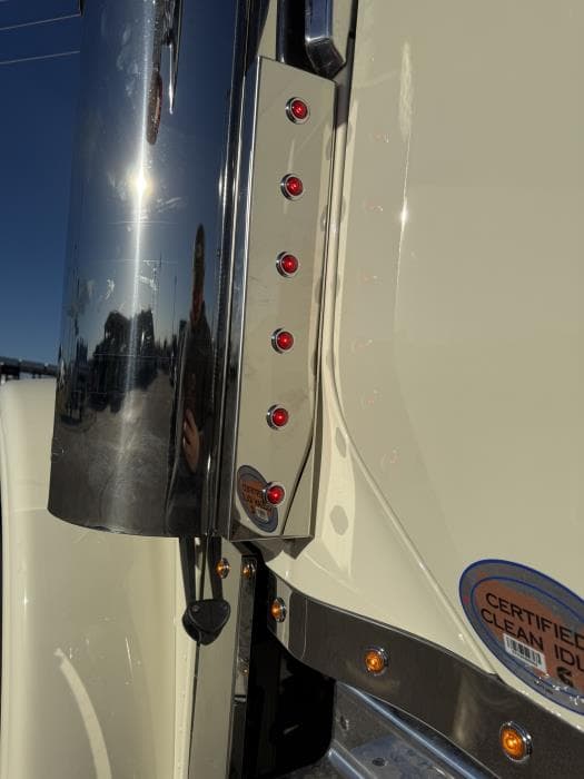 2027 Peterbilt 589 — photo 16