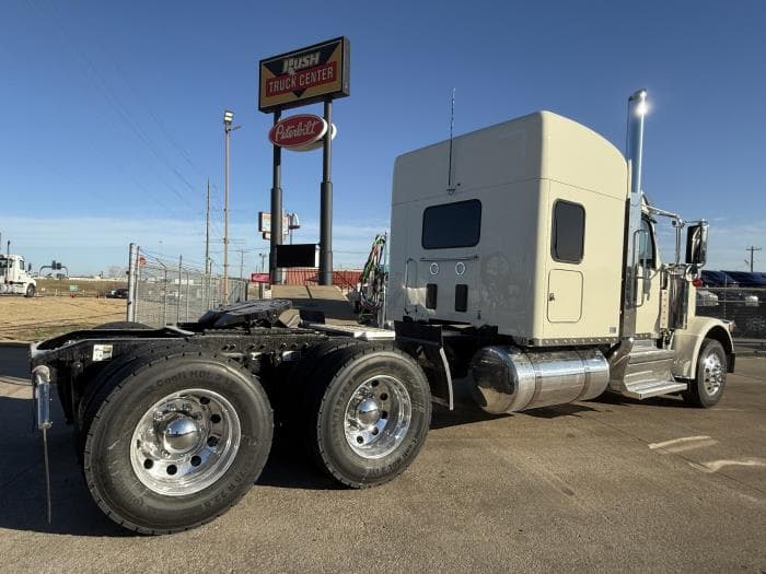 2027 Peterbilt 589 — photo 44