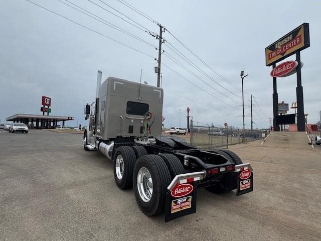 2027 Peterbilt 589 — photo 6
