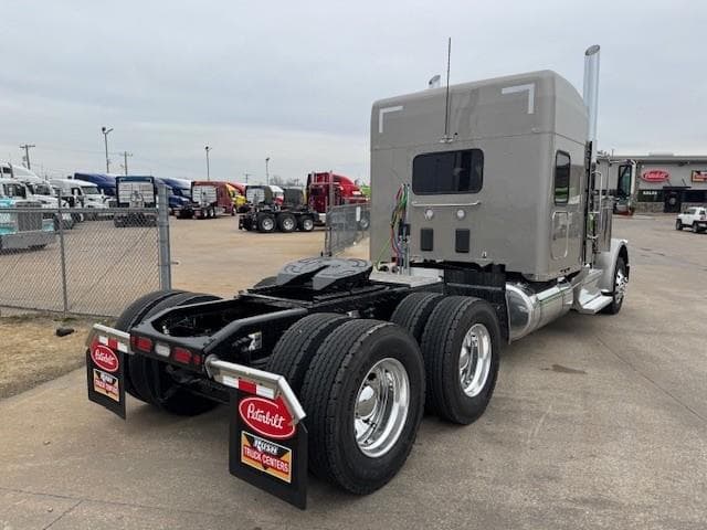 2027 Peterbilt 589 — photo 34