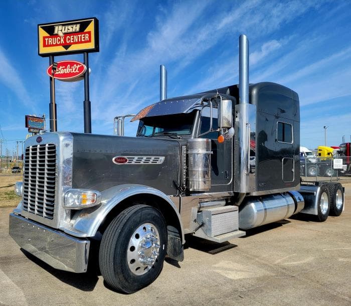 2021 Peterbilt 389 — photo 3