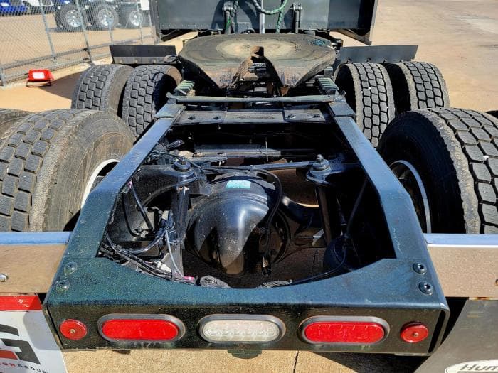 2021 Peterbilt 389 — photo 17