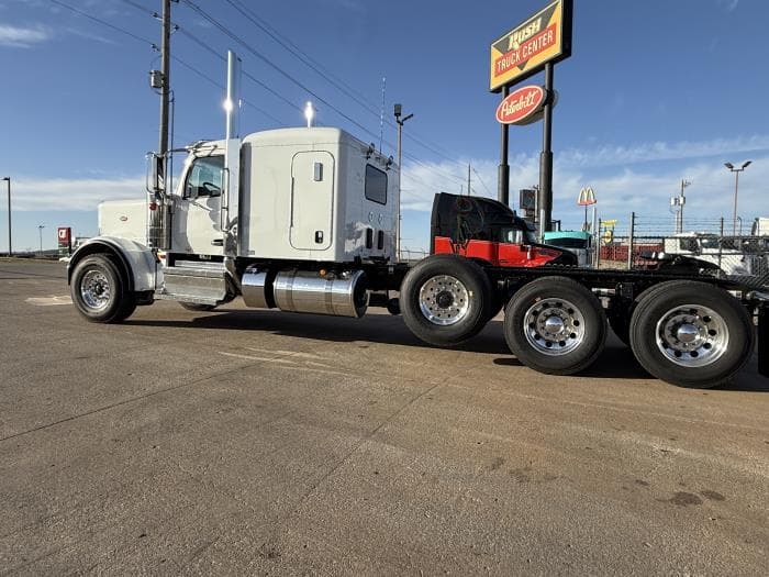 2027 Peterbilt 589 — photo 7